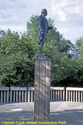  Captain Cook statue, Resolution Park, Anchorage, AK, USA