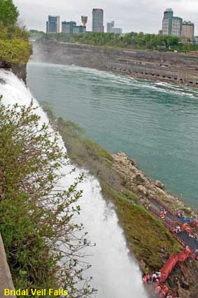  Bridal Veil Falls, Niagara Falls State Park,  NY, USA