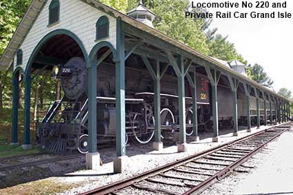  Locomotive No 220 and Private Rail Car Grand Isle, Shelburne Museum, VT, USA