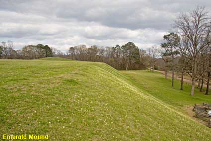 Emerald Mound, Natchez Trace Parkway, MS, USA Emerald Mound, Natchez Trace Parkway, MS, USA